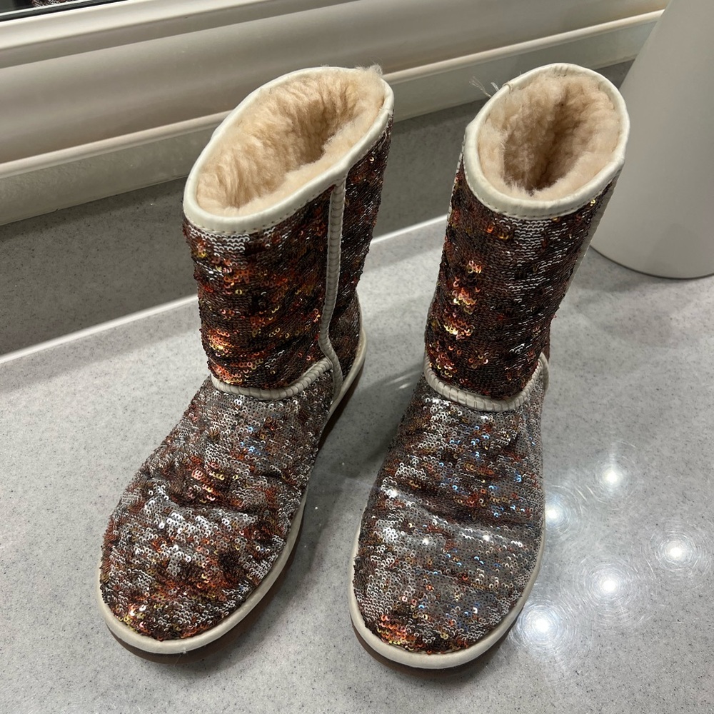 ✨ UGG | Brown & Silver Sequin Fur-Lined Boots Size 8 | Good Condition - Picture 5 of 12